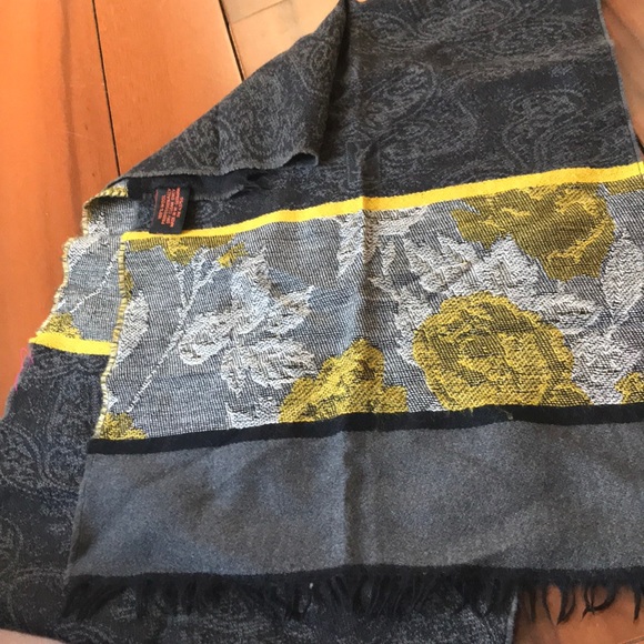 Ysl - Picture 6 of 12